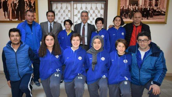Türkiye Yarı Finallerine Katılmaya Hak Kazanan Bahçelievler Ortaokulu Yıldız Kız Basketbol Takımından Ziyaret